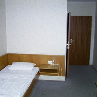 Einzelbett im Hotel Sonnenhof